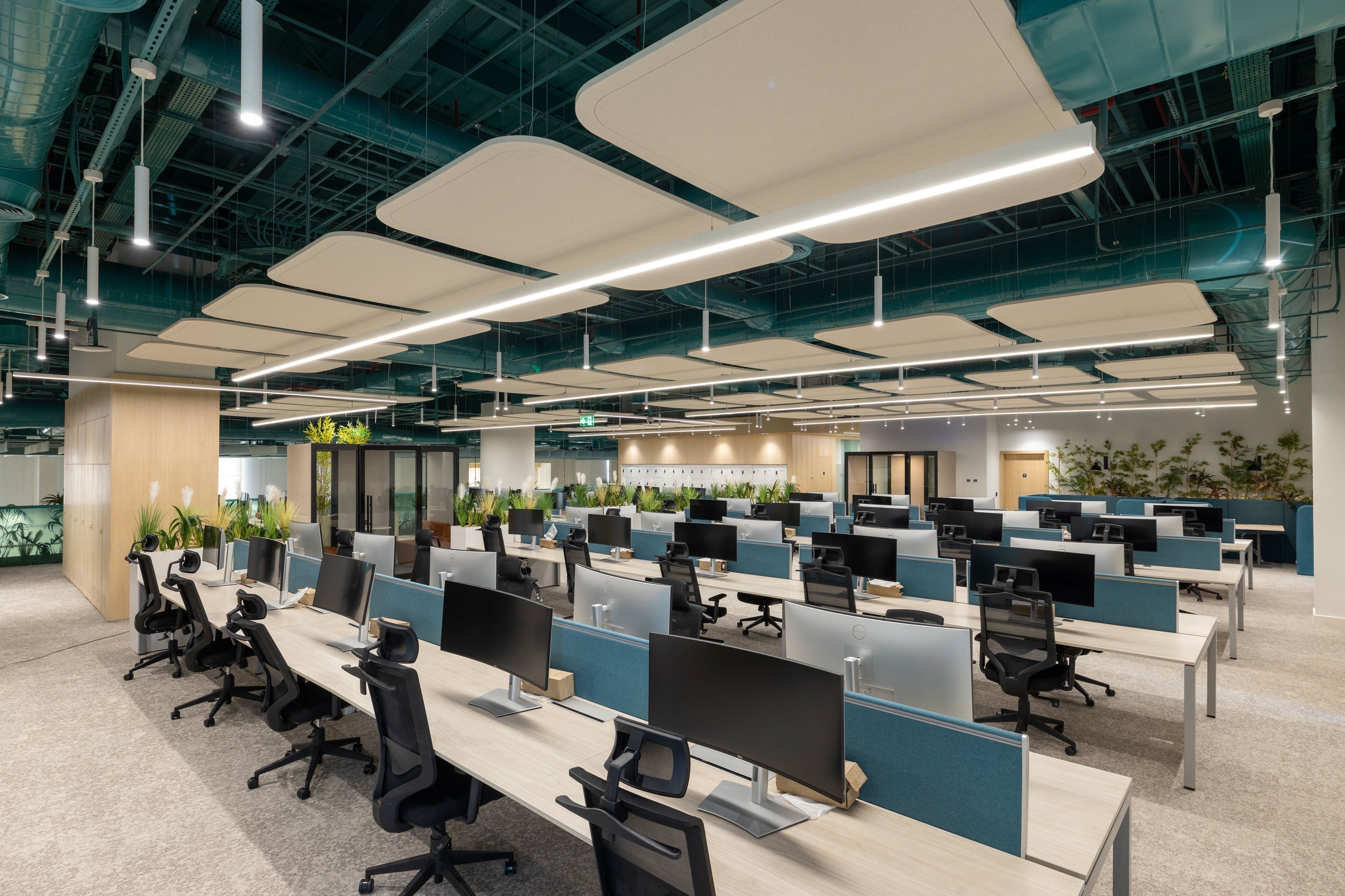 Acoustic Layers for a High-Volume Workplace